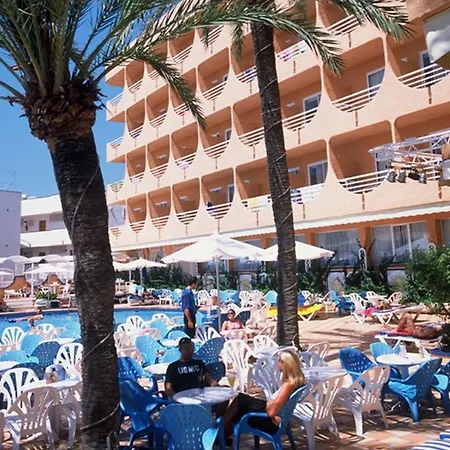 维斯塔公园酒店 3* 坎皮卡福特