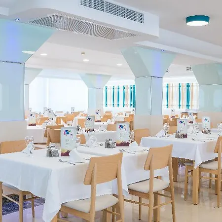 维斯塔公园酒店 3* 坎皮卡福特