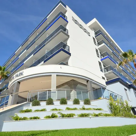 Vista Park Hotell 3*